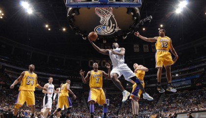 开云体育充值-_全球极光滑雪：在光辉中驰骋_，全球极光胜地