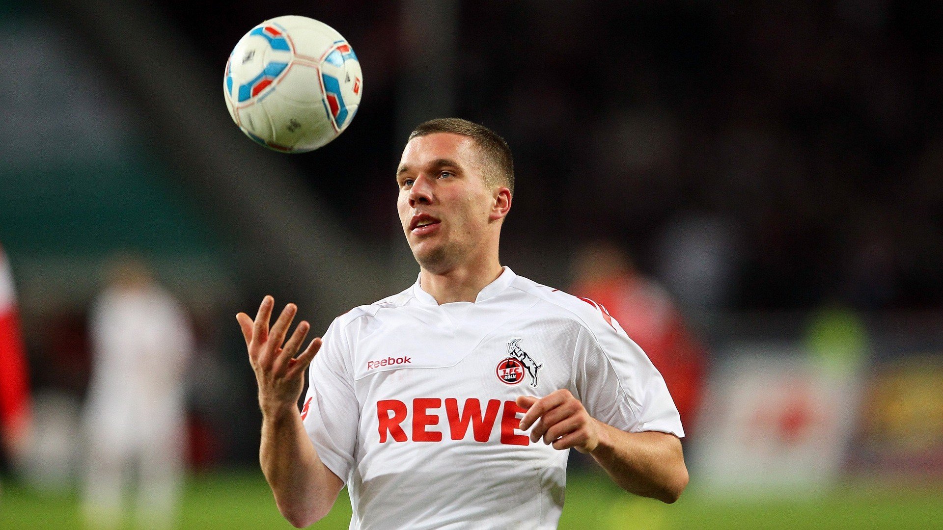 “英超焦点：新星闪耀，助力争冠”，英超当红新星